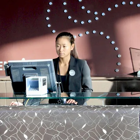 卑尔根机场凯瑞酒店 4*