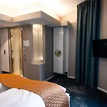 Hotel Clarion Airport 4*