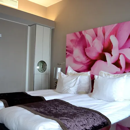 Hotel Clarion Airport 4*