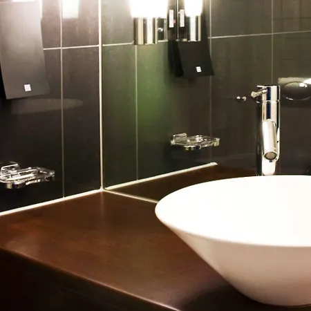 Clarion Airport Otel 4*