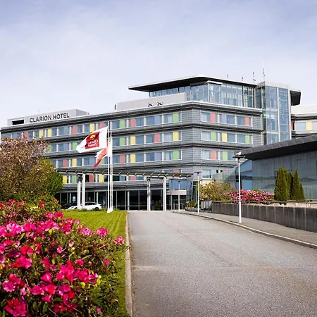 Hotel Clarion Airport 4*