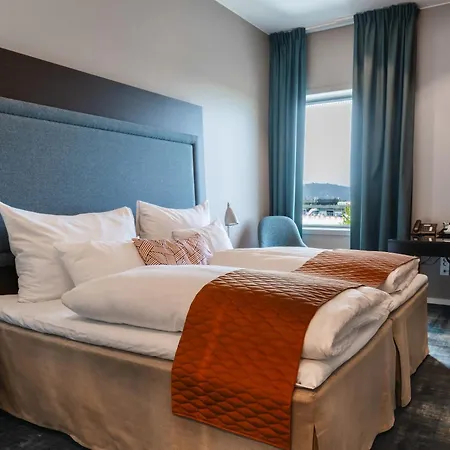 Clarion Airport 4*