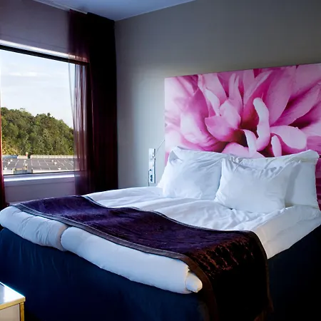 Clarion Airport Hotel 4*