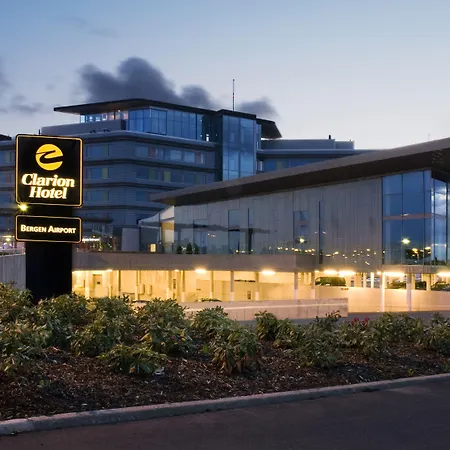 Clarion Airport 4*