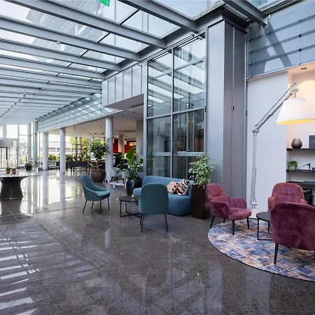 Hotel Clarion Airport 4*