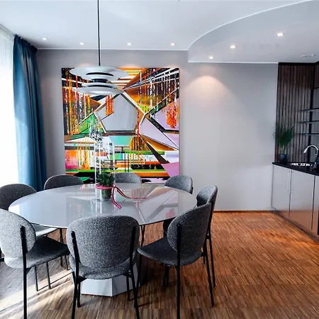 Hotel Clarion Airport 4*