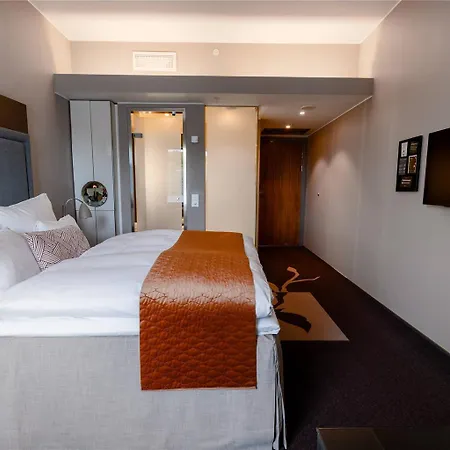 Clarion Airport 4*