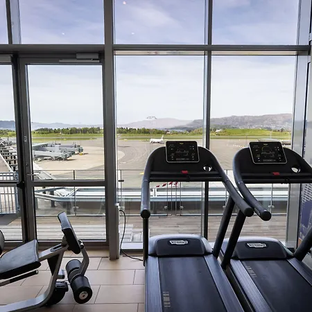 Hotel Clarion Airport 4*