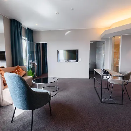 Hotell Clarion Airport 4*