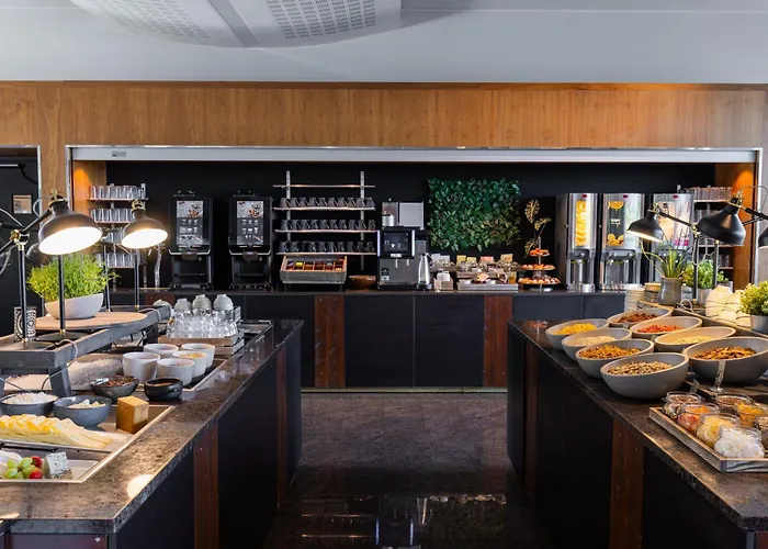 Hotel Clarion Airport 4*