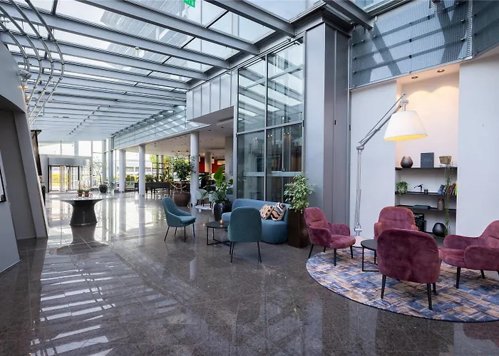 Hotel Clarion Airport 4*