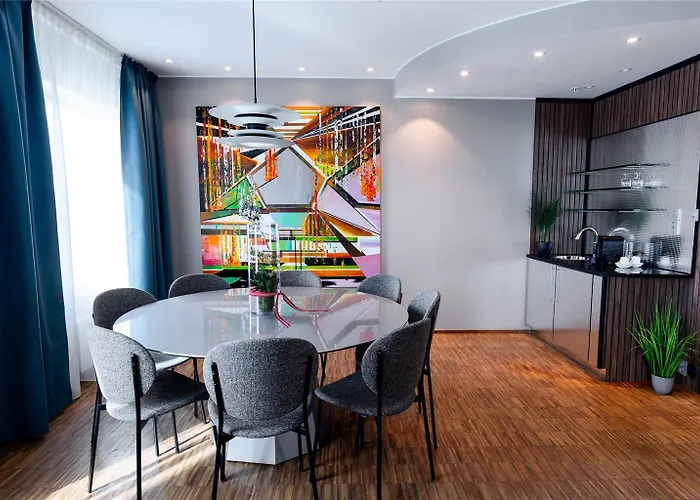 Hotel Clarion Airport 4*